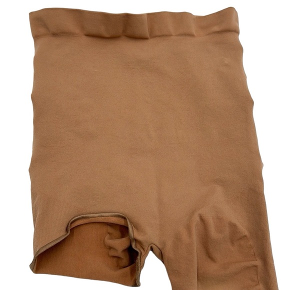 Skims Seamless Sculpt Solution Short Right Leg Exposed Size 4XL / 5XL - Picture 4 of 16